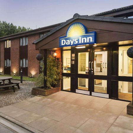 Days Inn Bridgend Cardiff Buitenkant foto